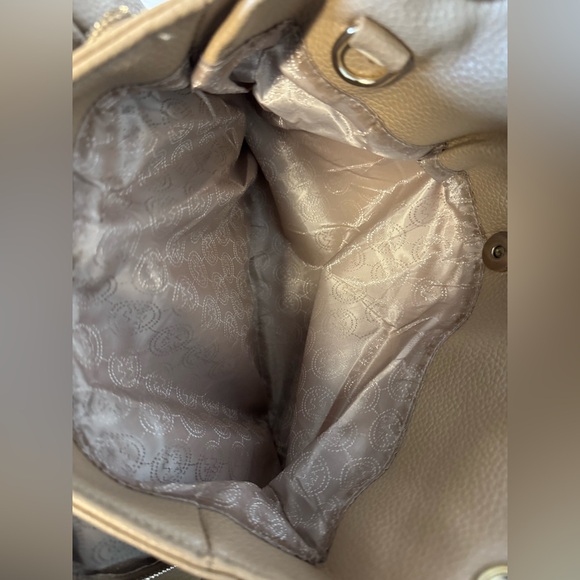 🔥Michael Kors Tan Leather Shoulder Bag for Spring with 3 Compartments - Picture 9 of 10